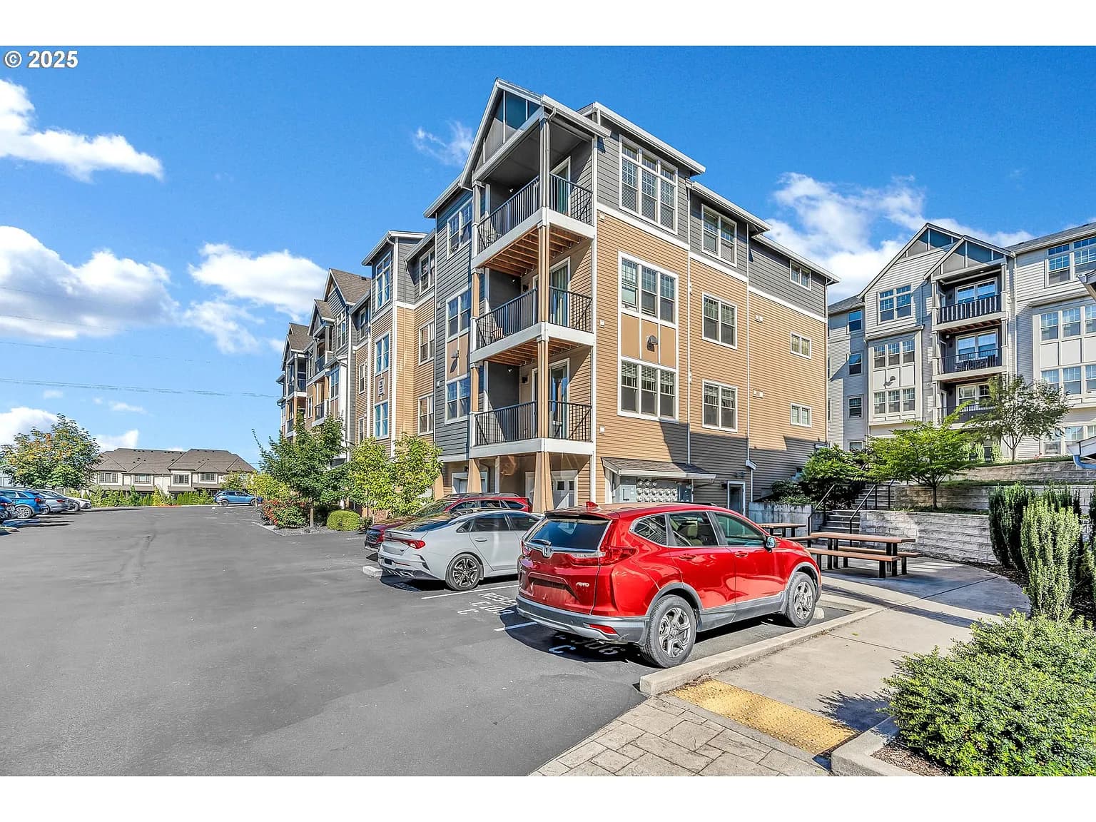 17181 Snowdale St UNIT 302 - Thumbnail 3