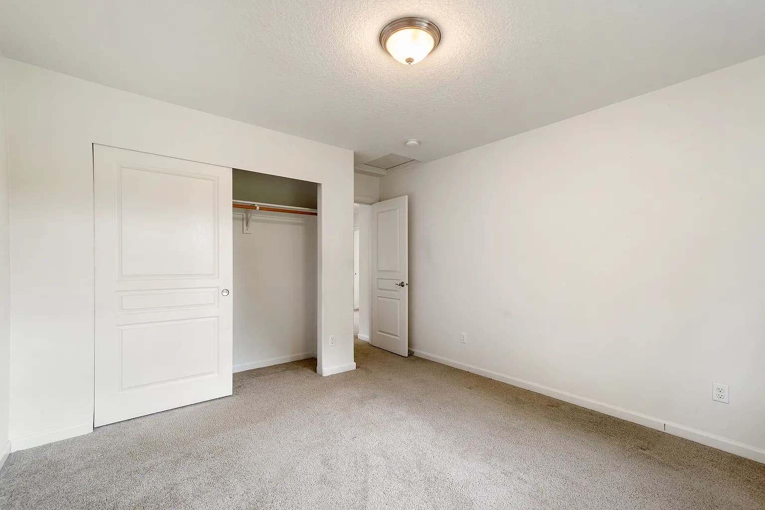 196 NE Iberian Ln - Thumbnail 6