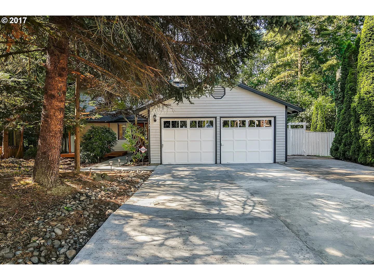 17792 SW Pointe Forest Ct - Thumbnail 2