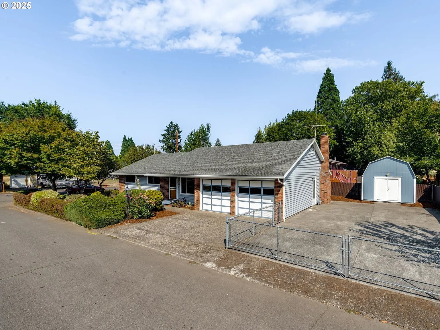 10154 SE 45th Ave - Thumbnail 2