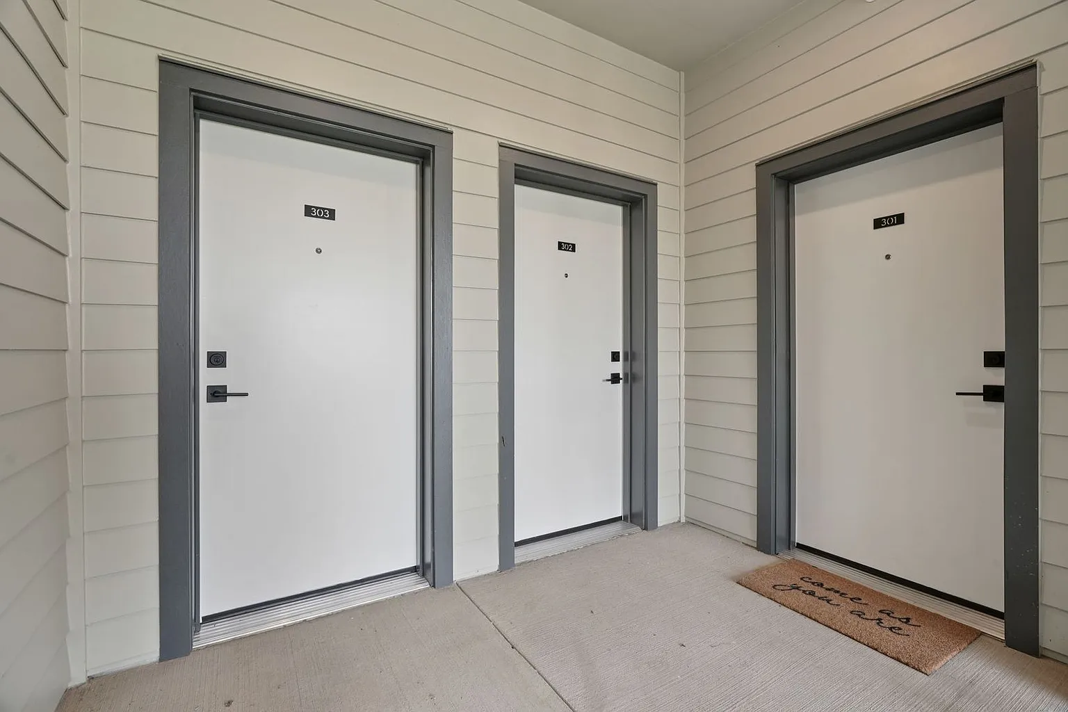 1250 N Bryant St #306 - Thumbnail 2