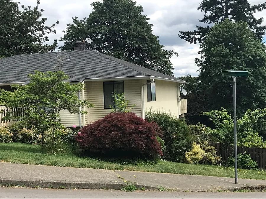 17957 Hillside Dr - Thumbnail 3