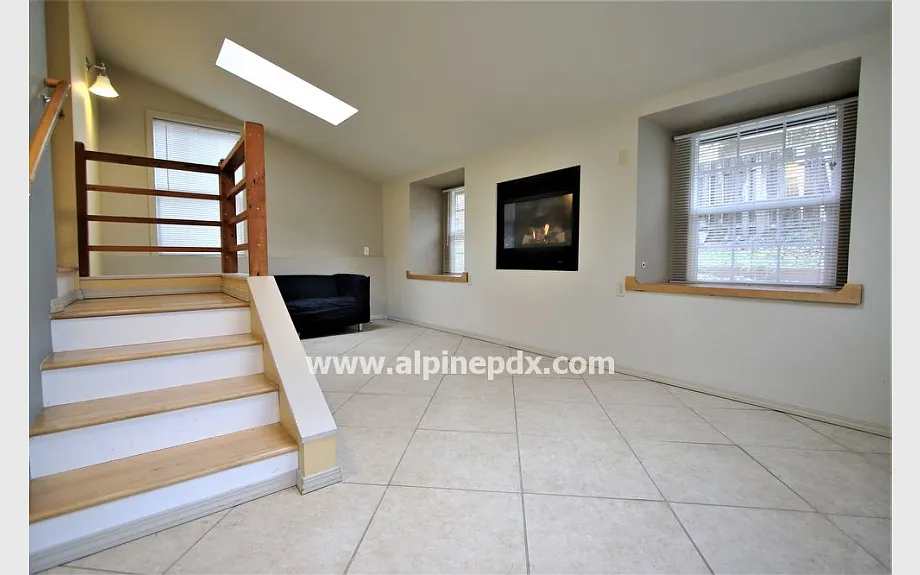 12391 SW Millview Ct - Thumbnail 4