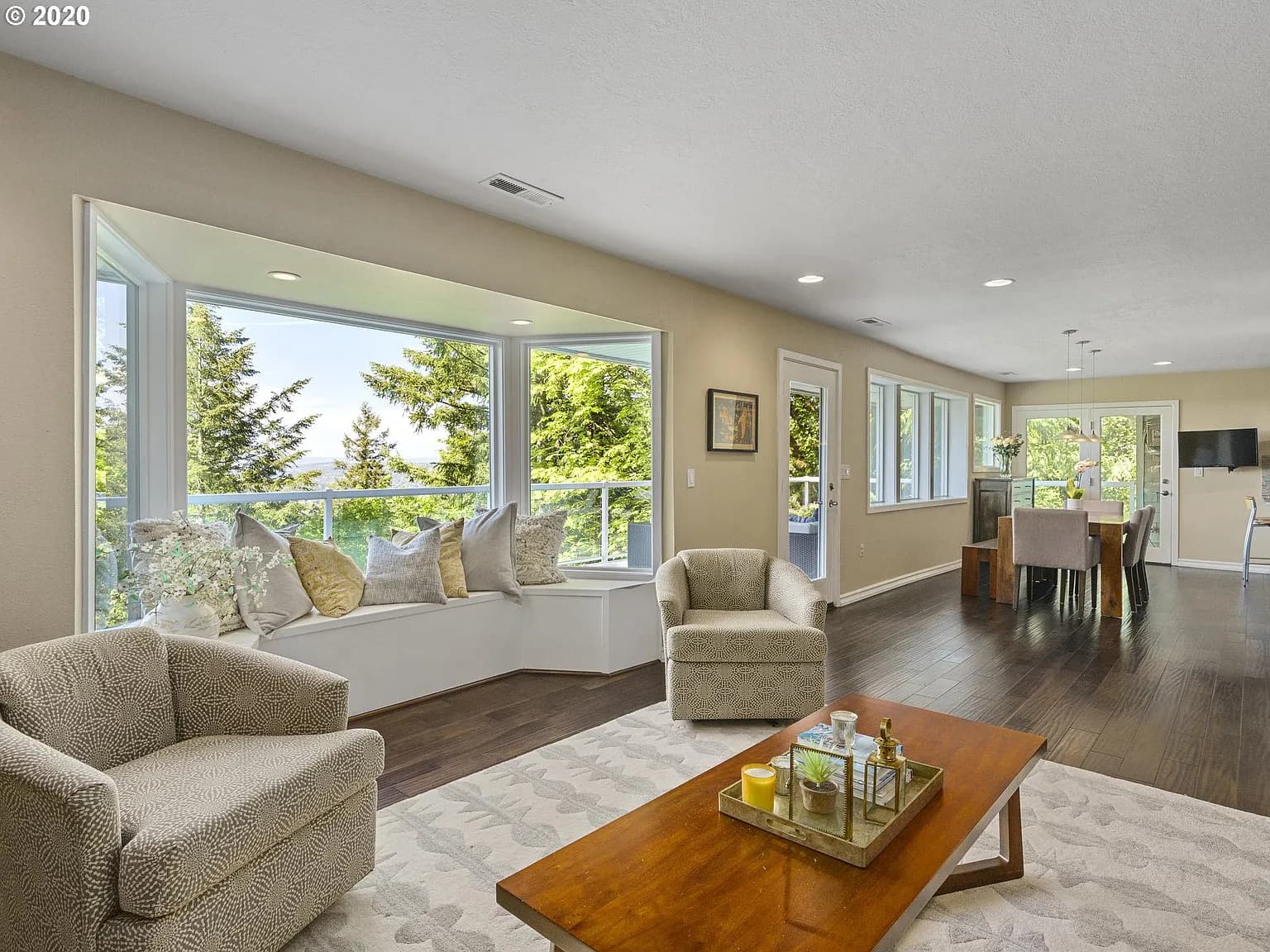 4242 SW Hewett Blvd - Thumbnail 2