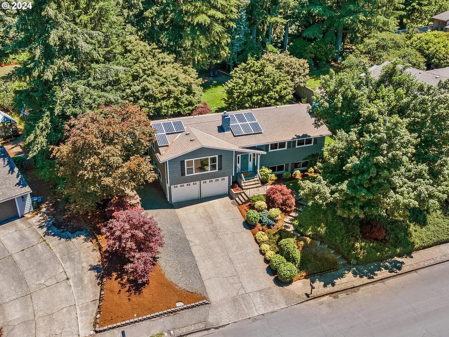 19546 Kapteyns St - Thumbnail 2