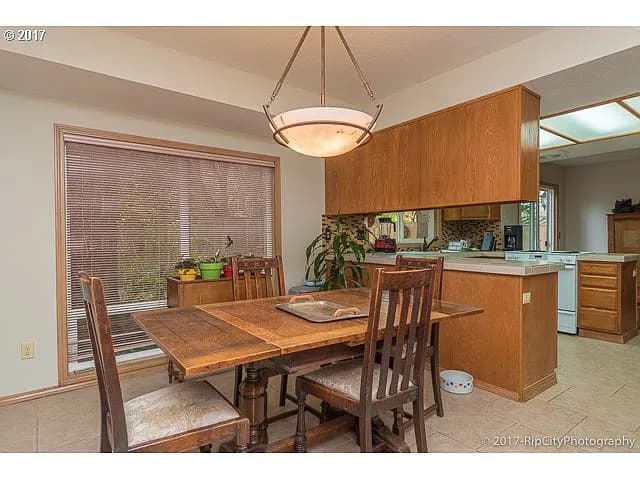 17643 SW Janell Ct - Thumbnail 6