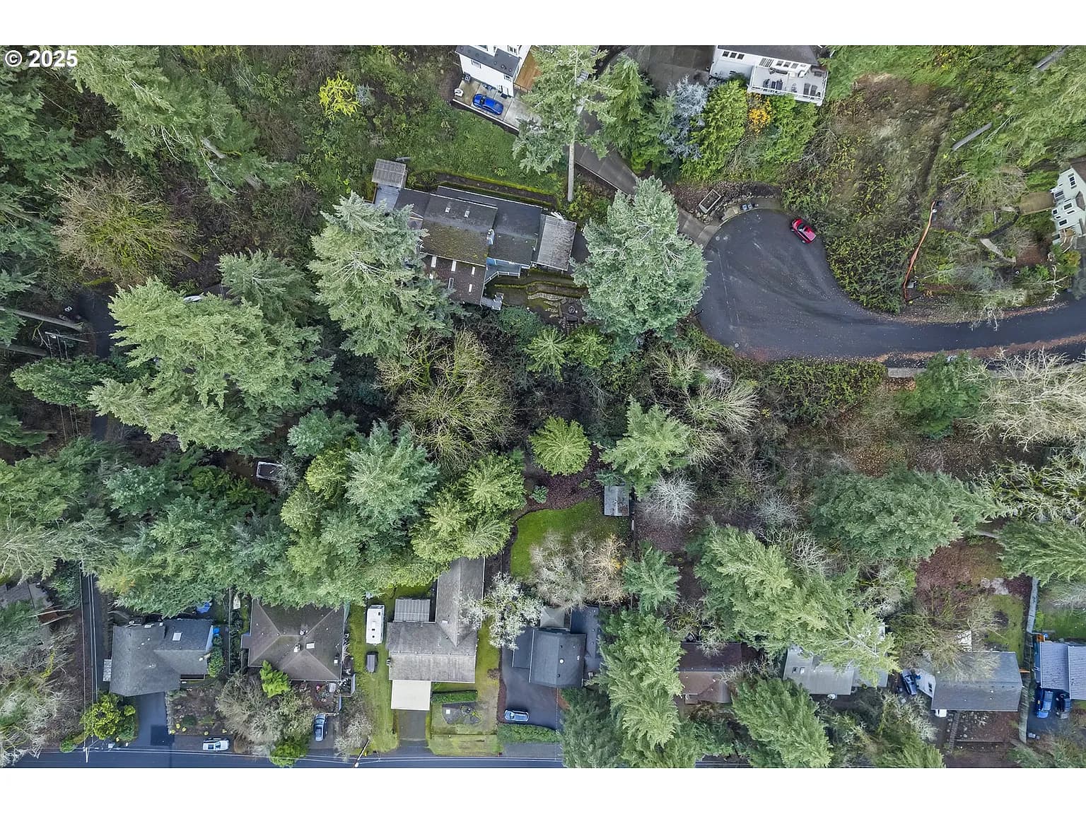 18520 Hillside Ct - Thumbnail 2