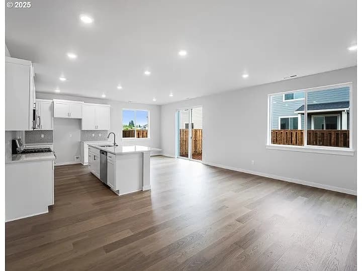 18960 SW Eureka Ln - Thumbnail 6