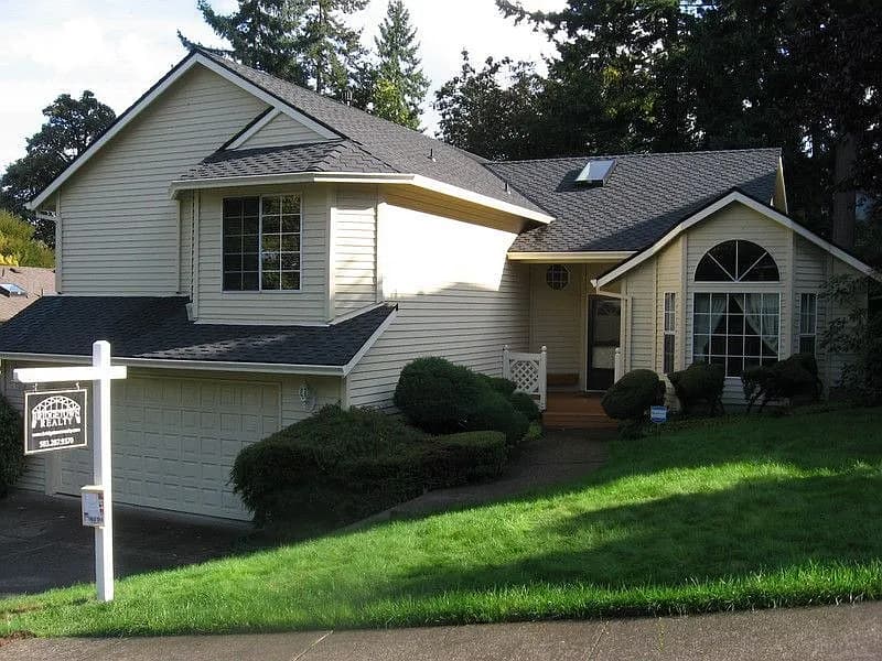 2060 College Hill Pl