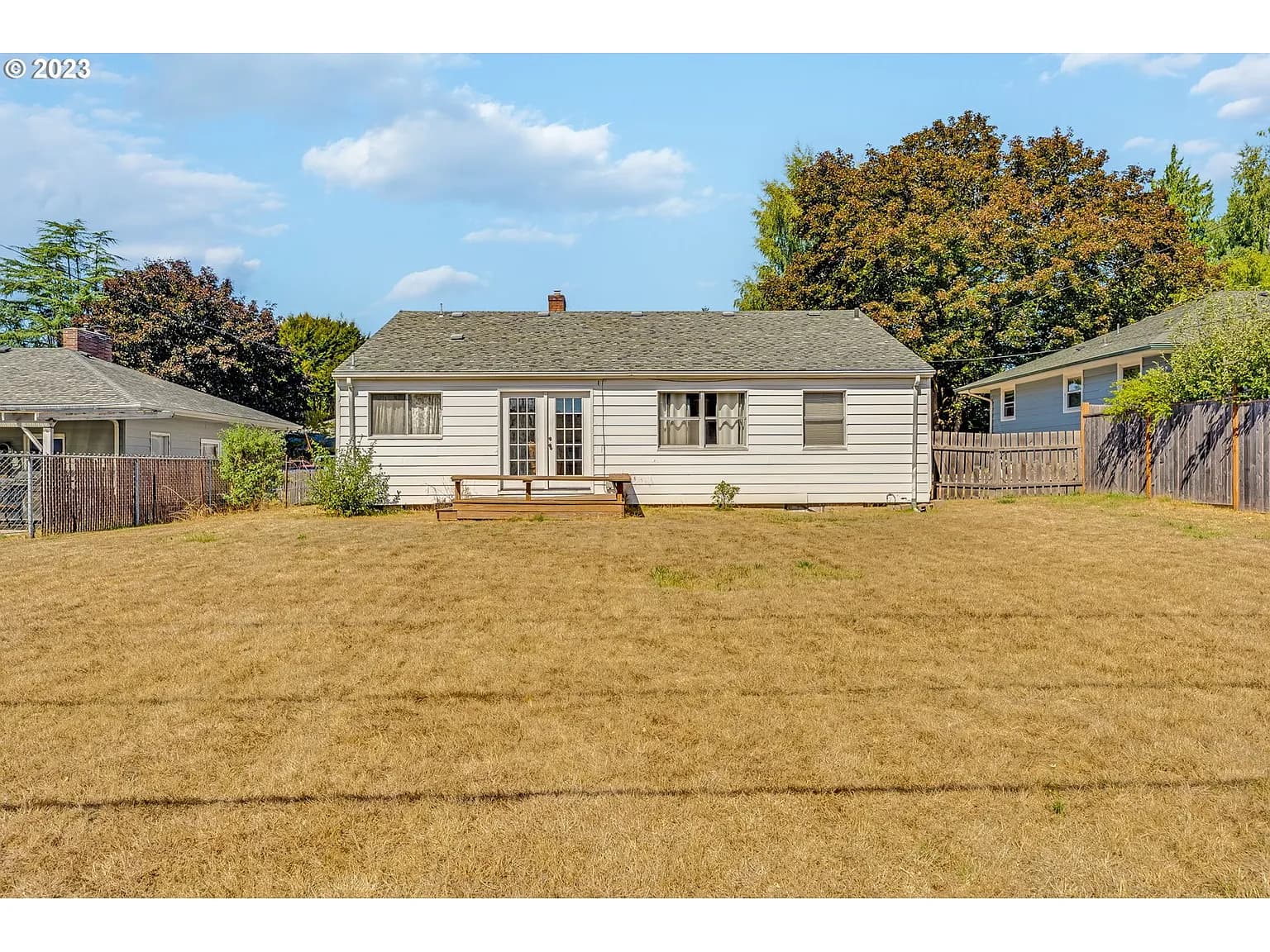 4516 SE Howe Ln - Thumbnail 3