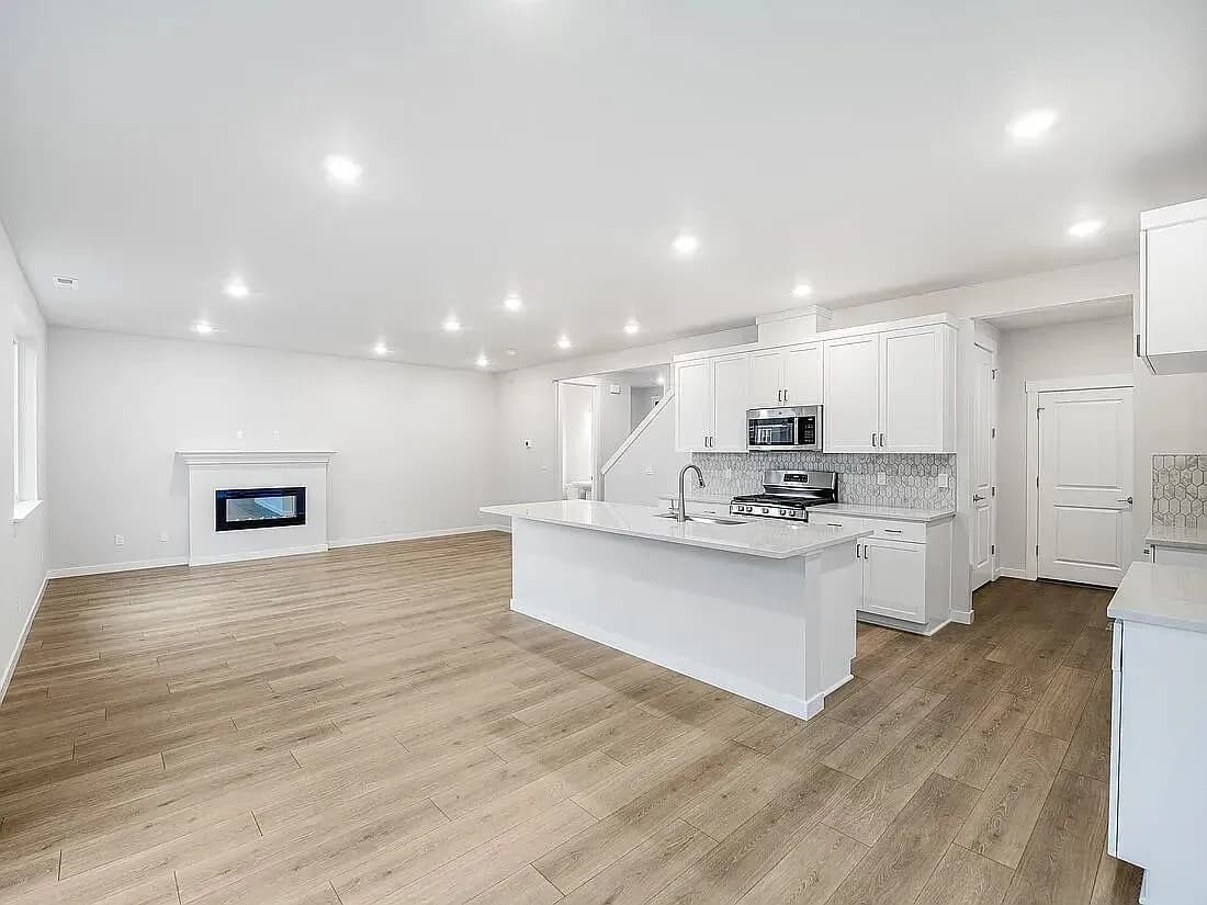 18990 SW Eureka Ln - Thumbnail 4