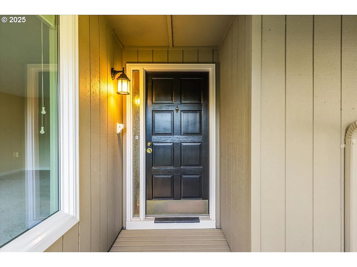 2055 Valley View Dr - Thumbnail 5