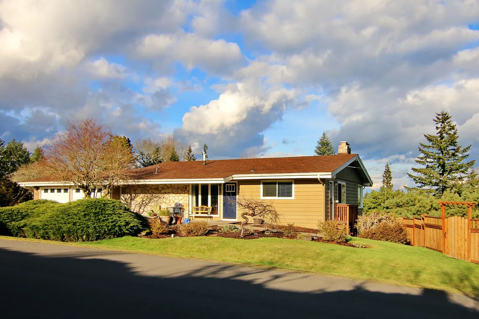 1827 Sylvan Way - Thumbnail 2