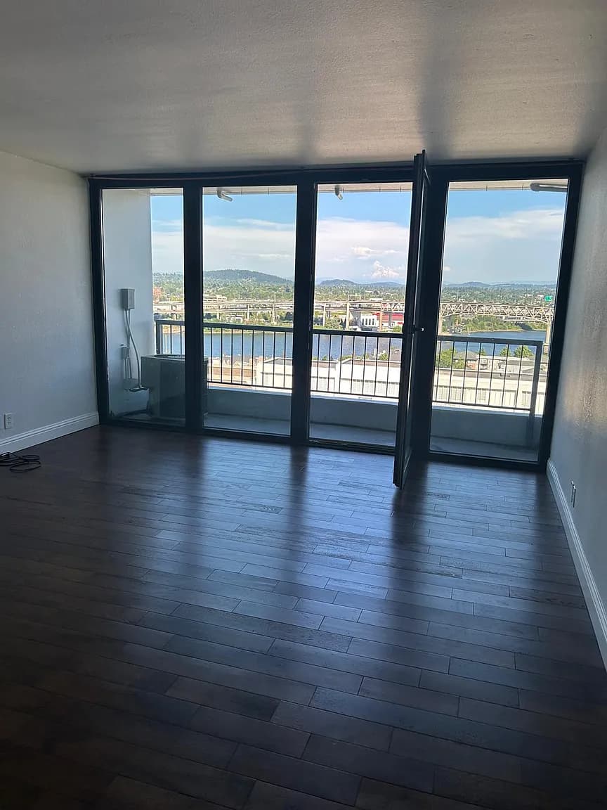 111 SW Harrison St APT 11G