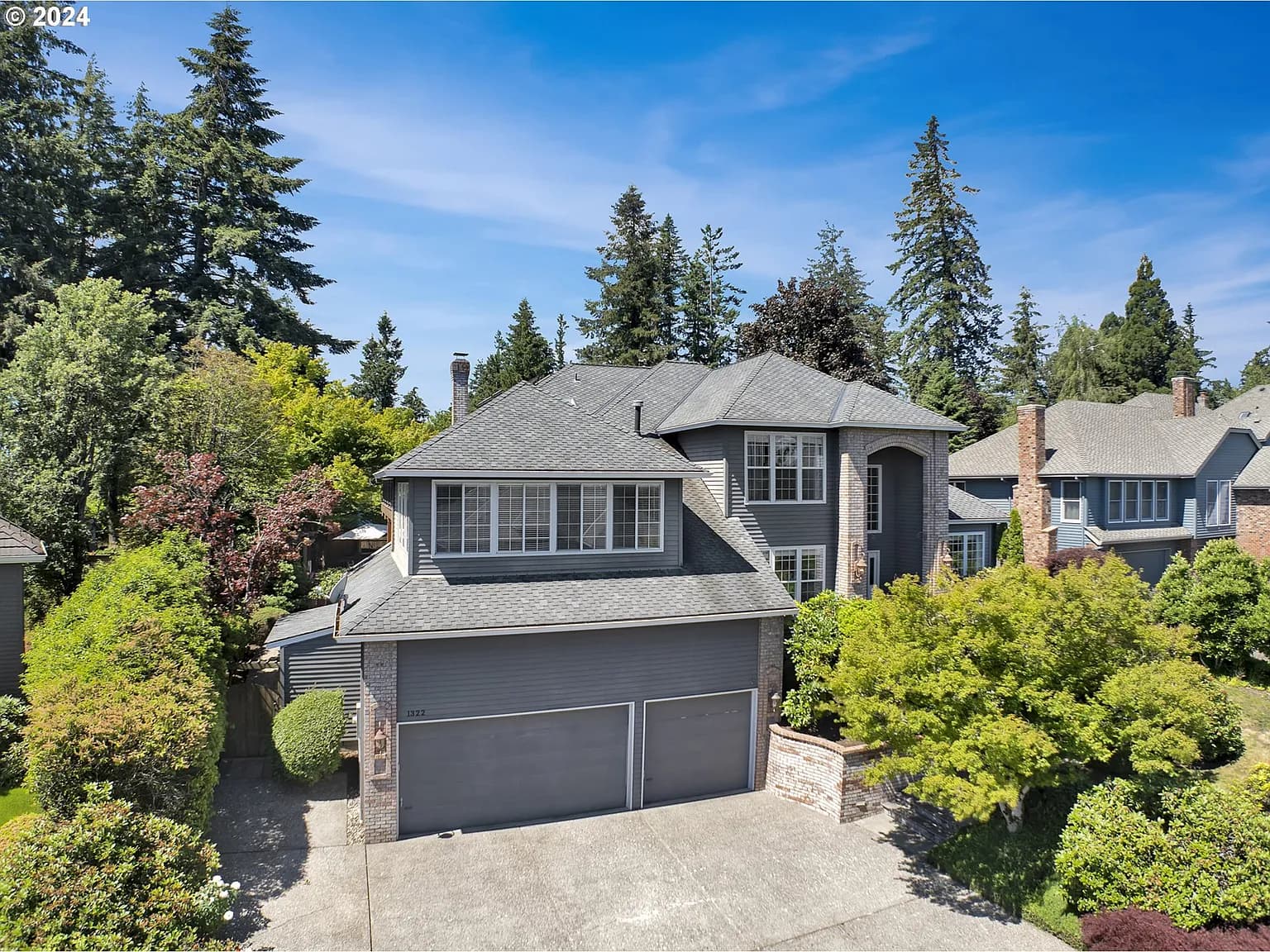 1322 Stonehaven Dr - Thumbnail 2