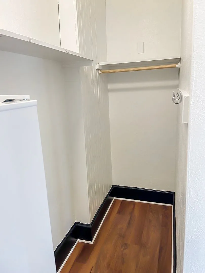 717 SE Morrison St APT 7 - Thumbnail 6