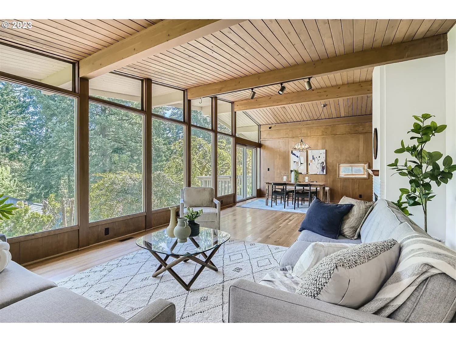 2529 Hillcrest Ct - Thumbnail 6