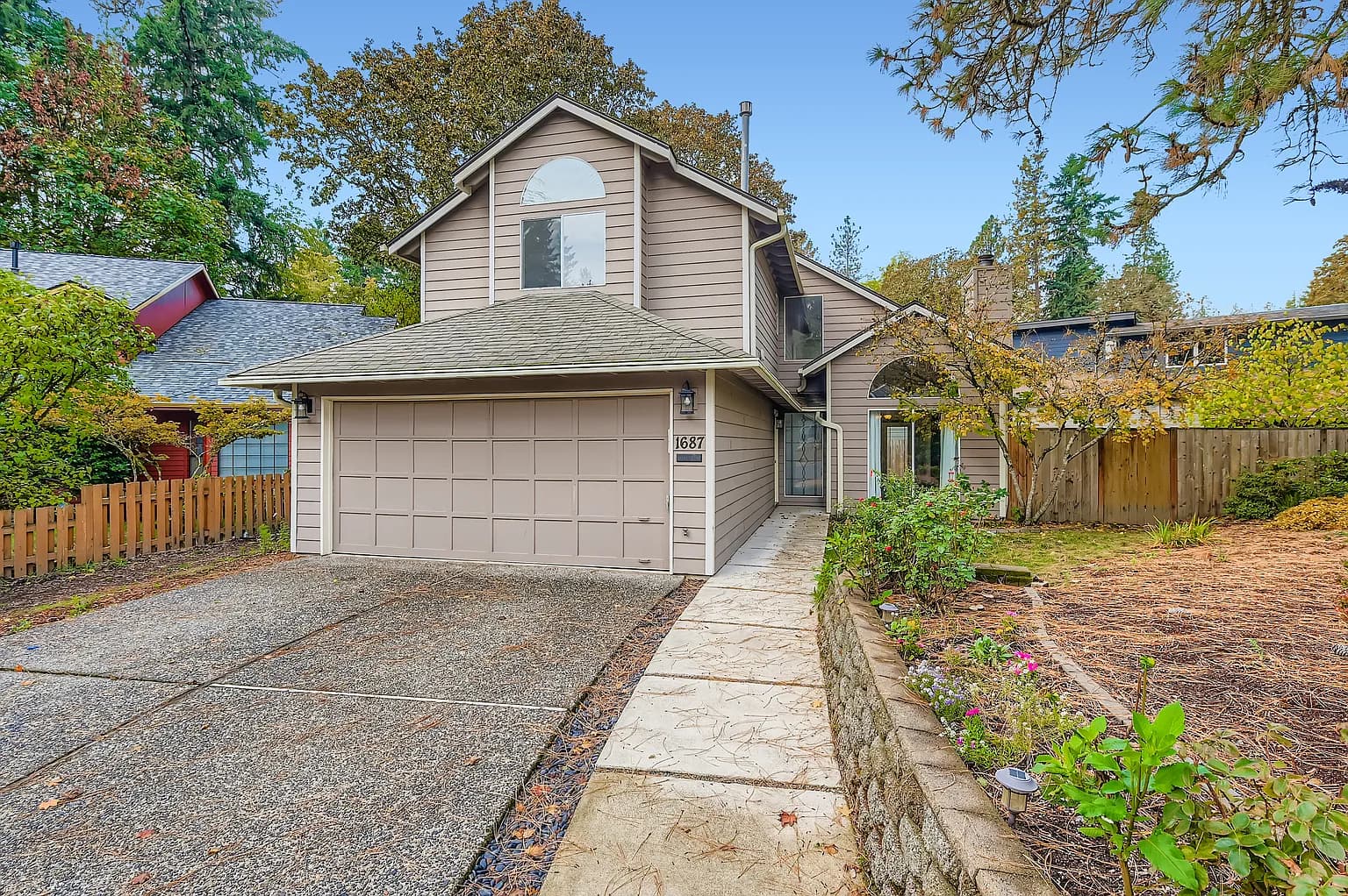 1687 SW 178th Ave - Thumbnail 2