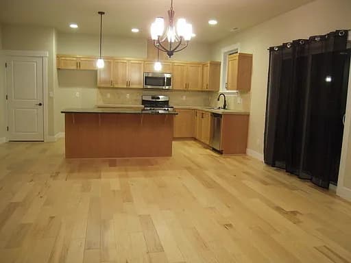 415 SW 199th Ave - Thumbnail 2