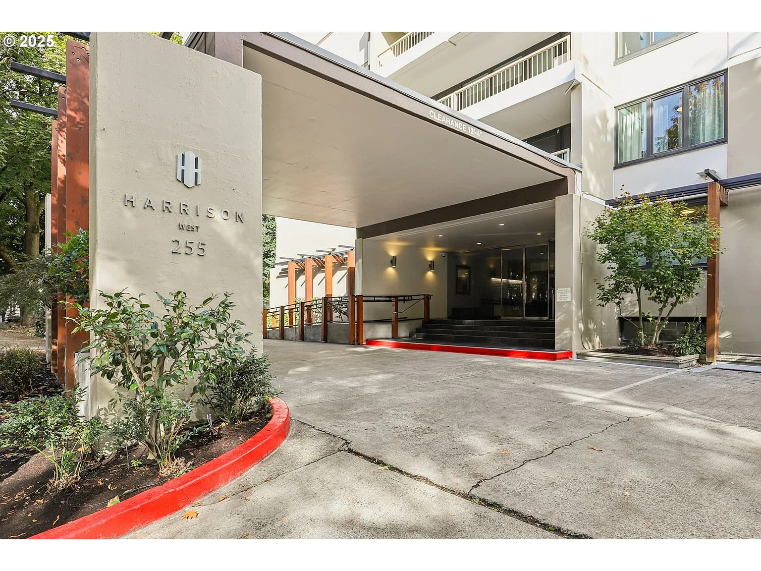 255 SW Harrison St APT 6E