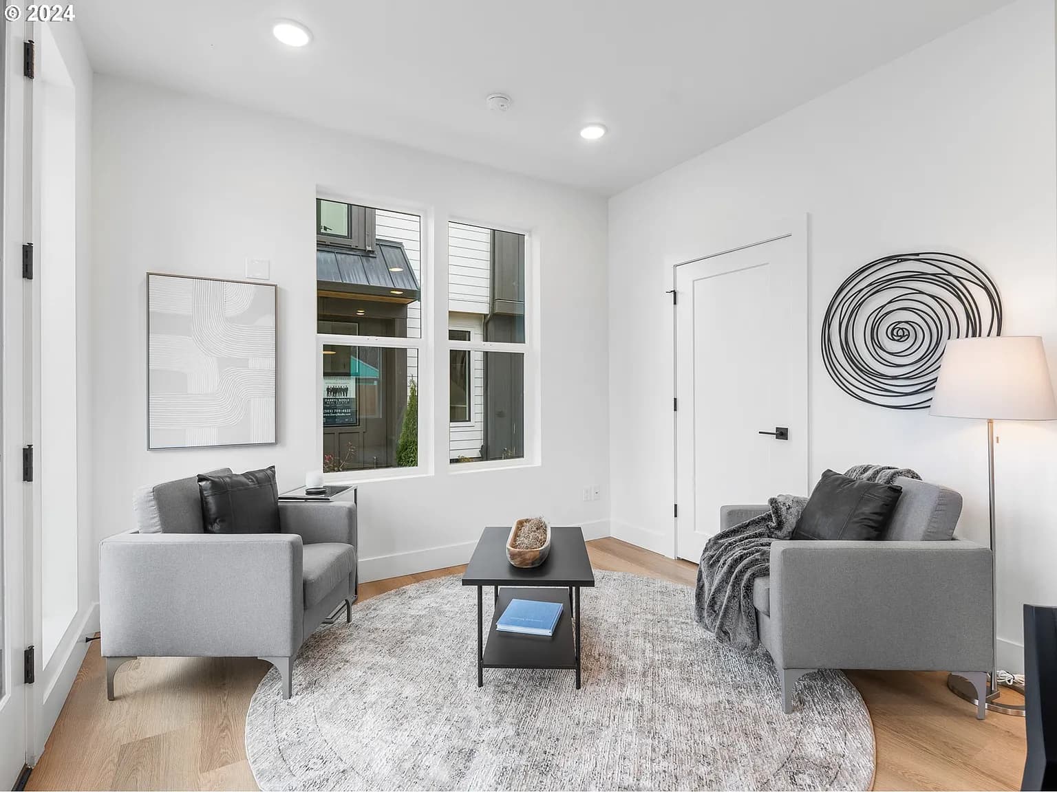 6189 N Amherst St - Thumbnail 4