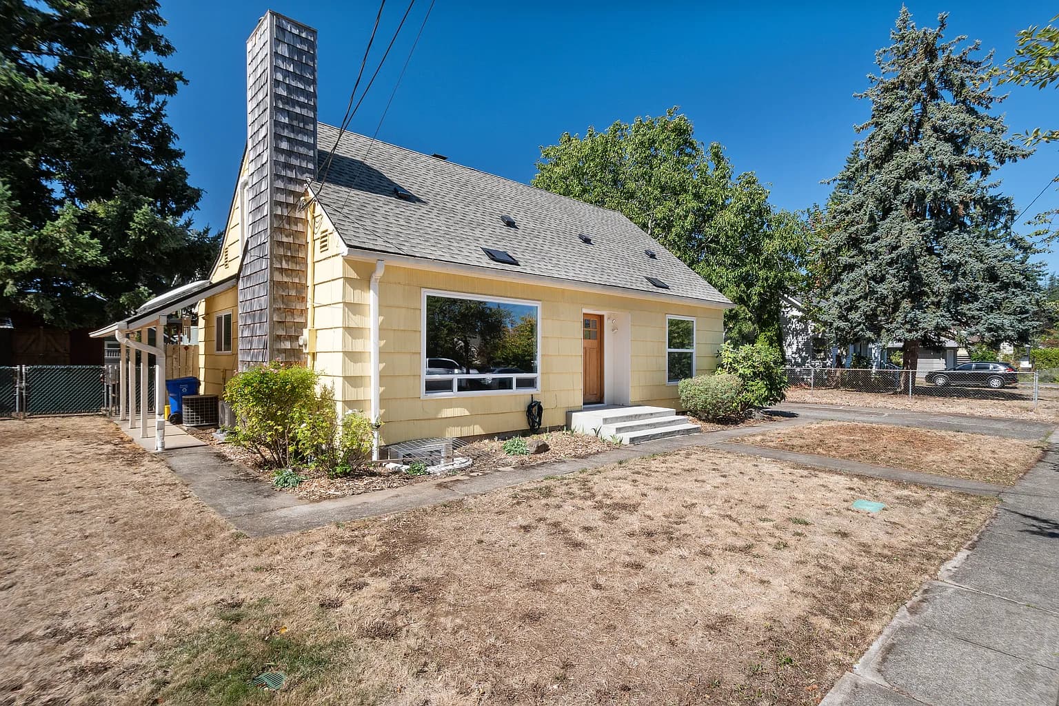 4921 SE 76th Ave - Thumbnail 2