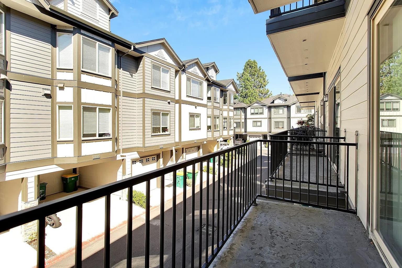 8900 SW Elena Ln - Thumbnail 5