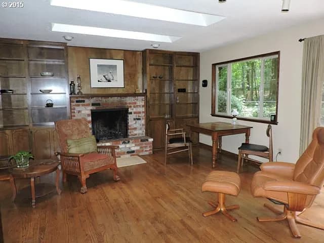 1615 SW Pheasant Dr - Thumbnail 4