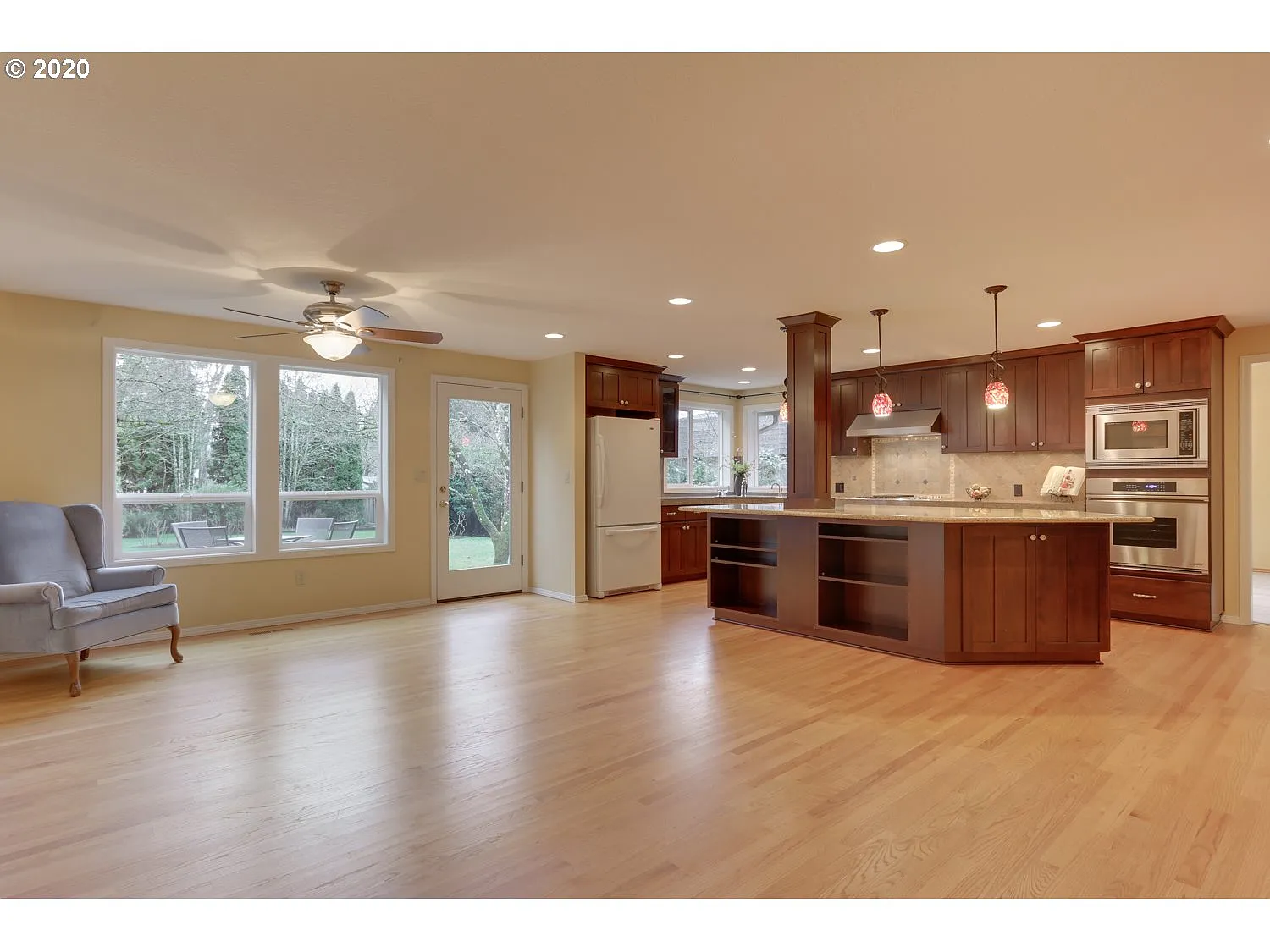 12394 SW Millview Ct - Thumbnail 5