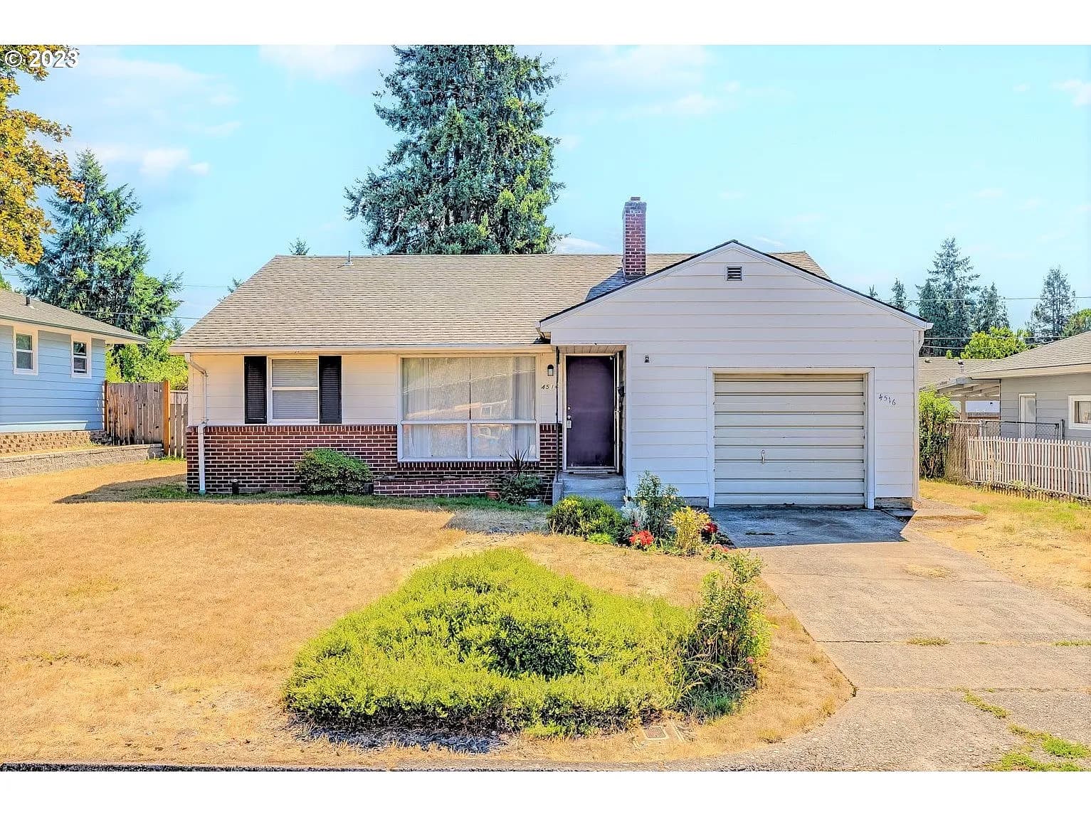 4516 SE Howe Ln - Thumbnail 2