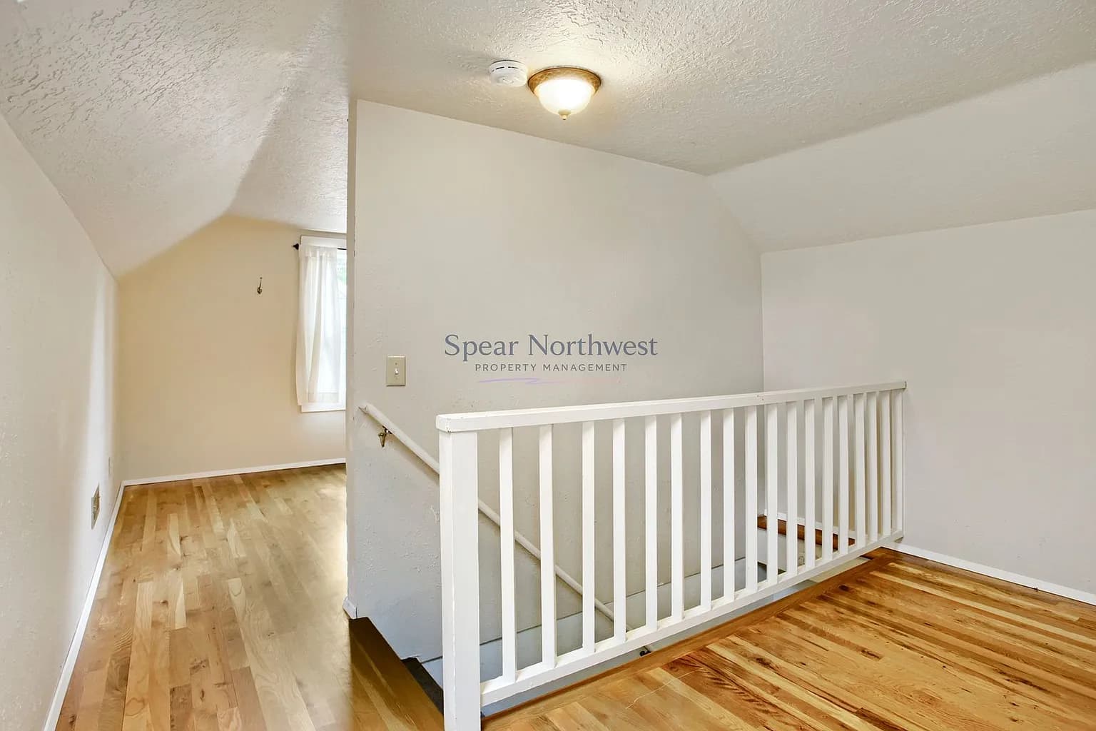 2137 N Sumner St - Thumbnail 4