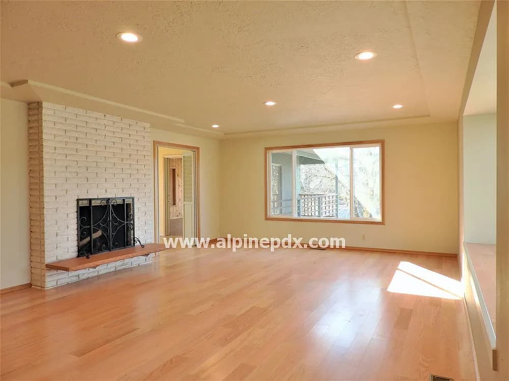 12555 SW Summer Crest Dr - Thumbnail 2