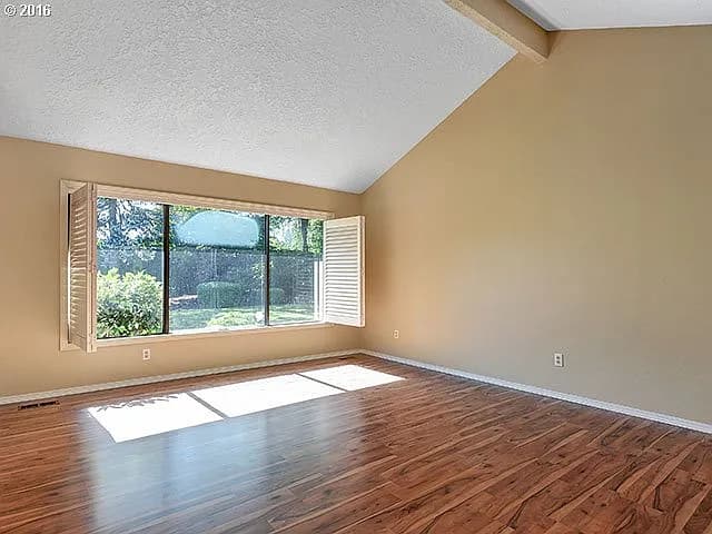 19160 Kapteyns St - Thumbnail 4