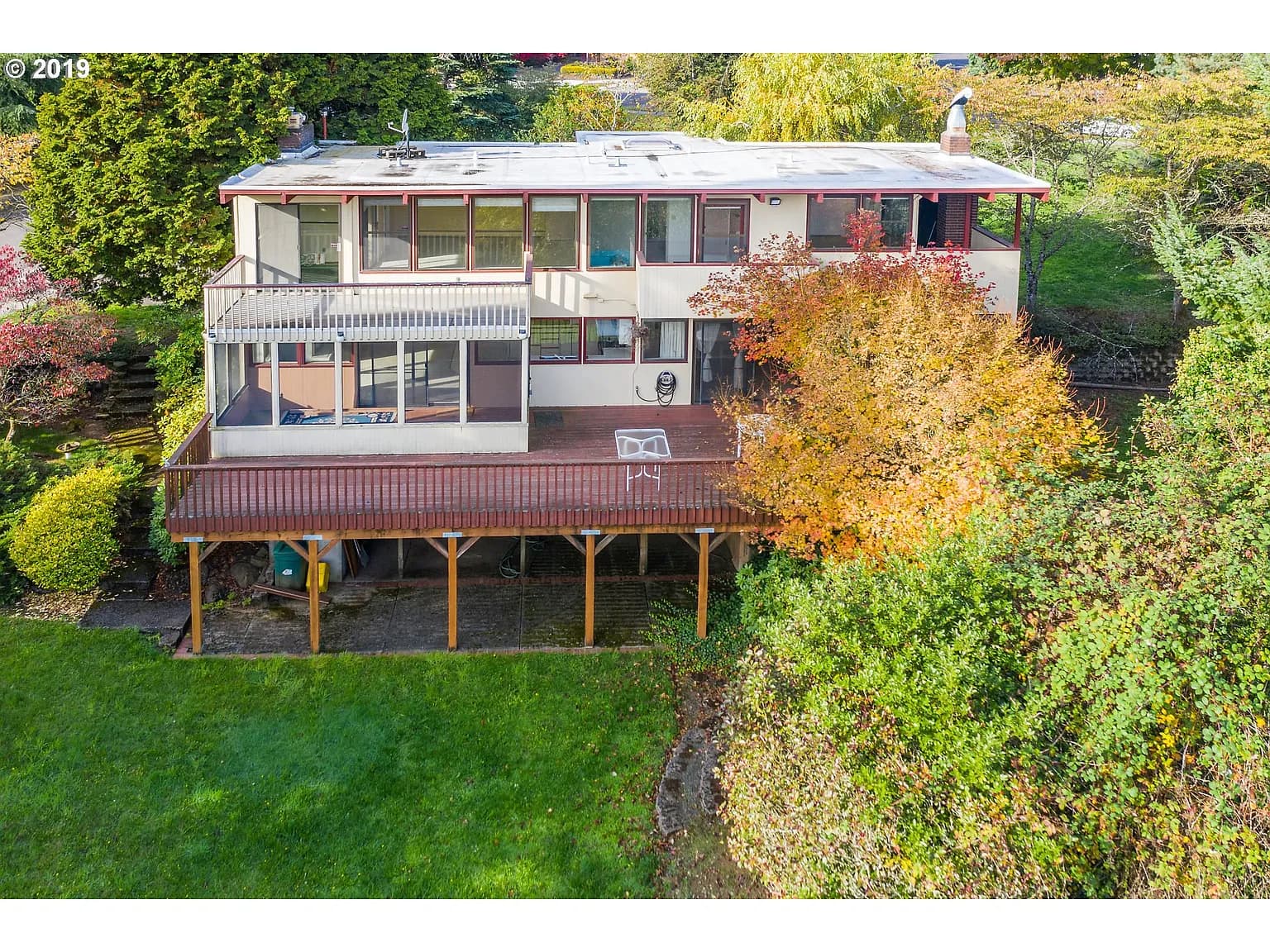 19310 Suncrest Dr - Thumbnail 3