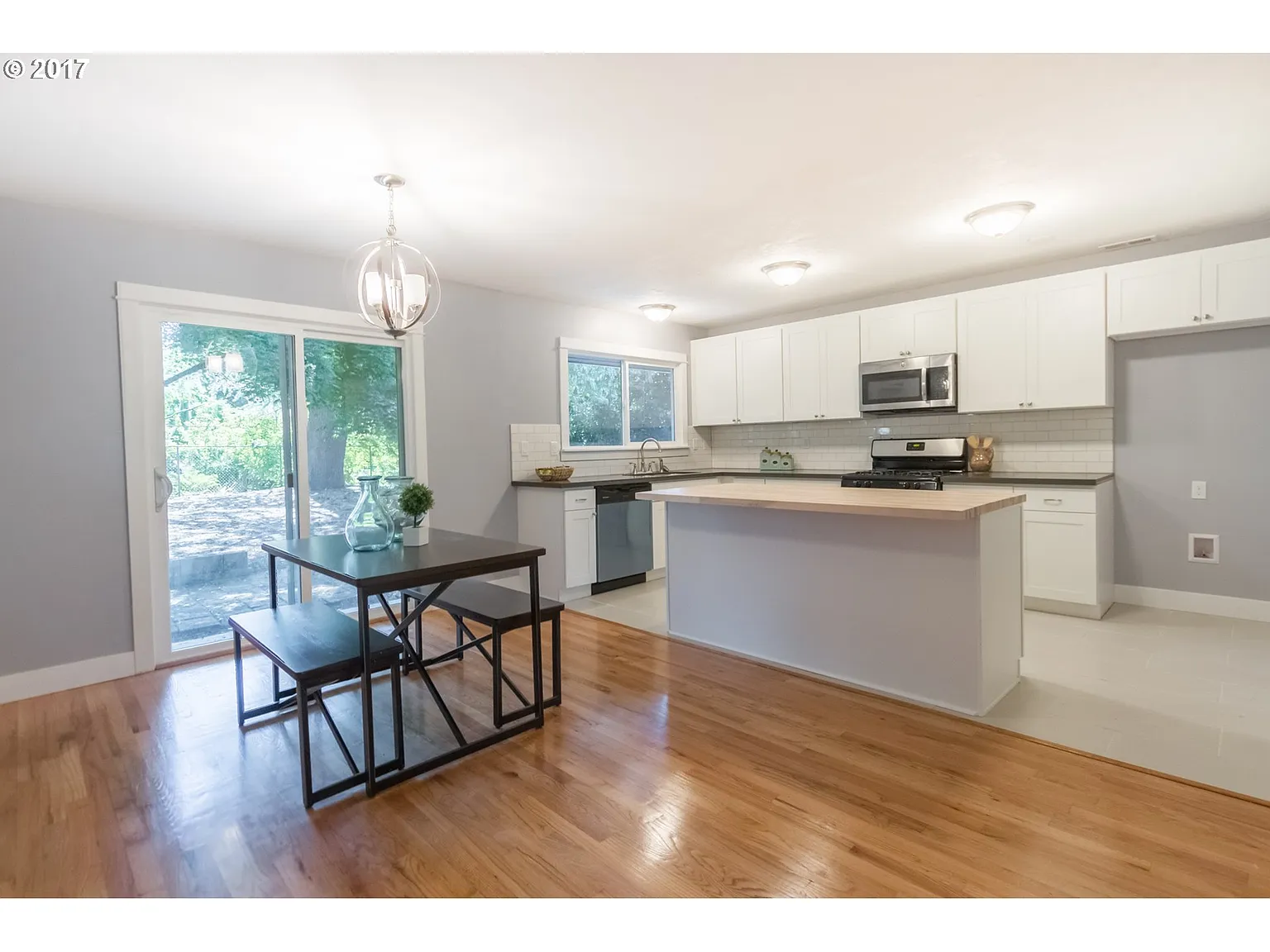 9736 SE 44th Ave - Thumbnail 5