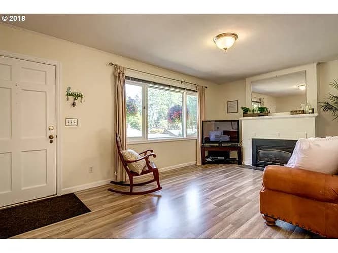 18485 Lower Midhill Dr - Thumbnail 6