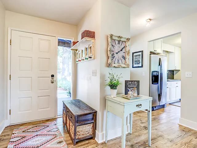 2194 Valley View Dr - Thumbnail 2