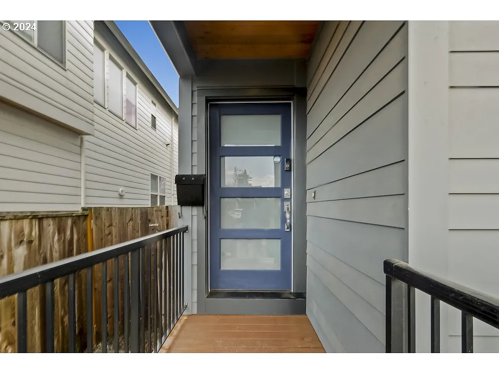4822 SE 75th Ave - Thumbnail 4