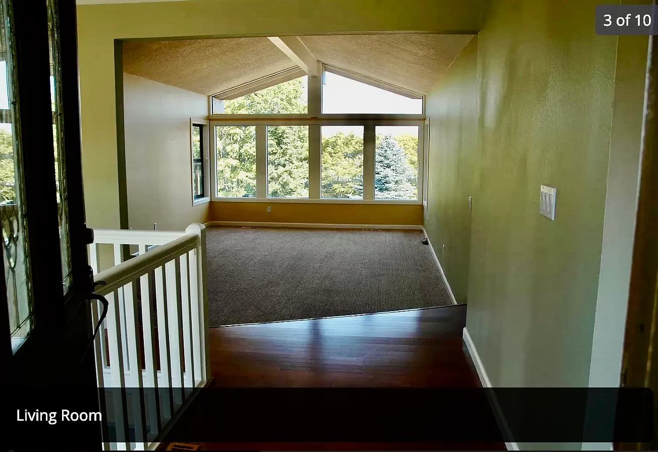 19142 Suncrest Dr - Thumbnail 3