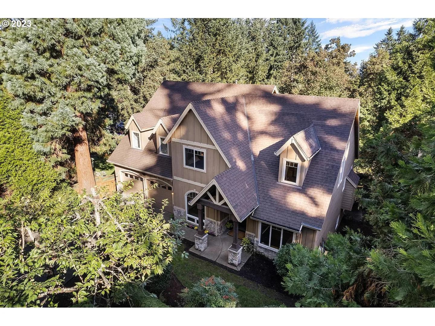 2179 Ridgebrook Dr - Thumbnail 2