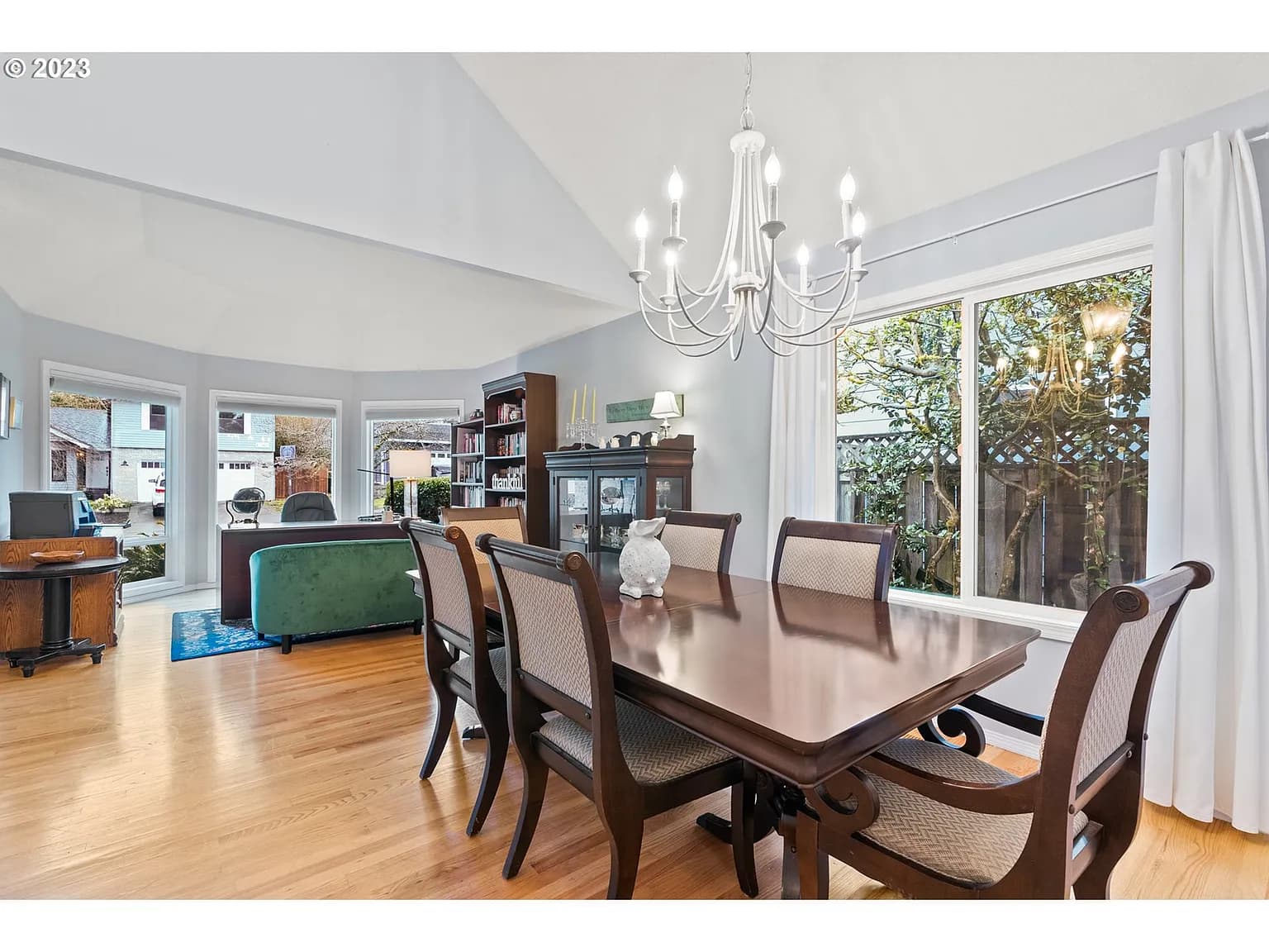 12350 SW Millview Ct - Thumbnail 5