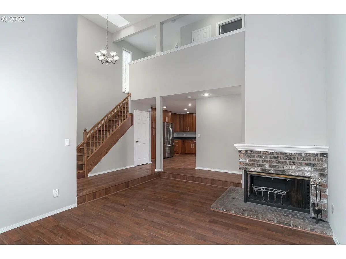 12149 SW Millview Ct - Thumbnail 5
