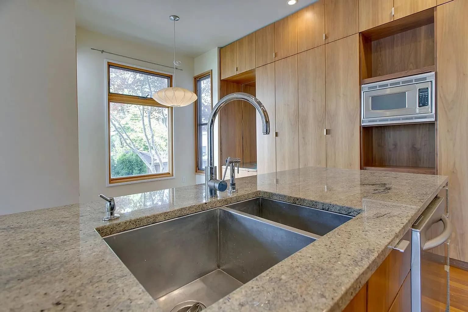 1511 NE Tillamook St APT 2 - Thumbnail 4