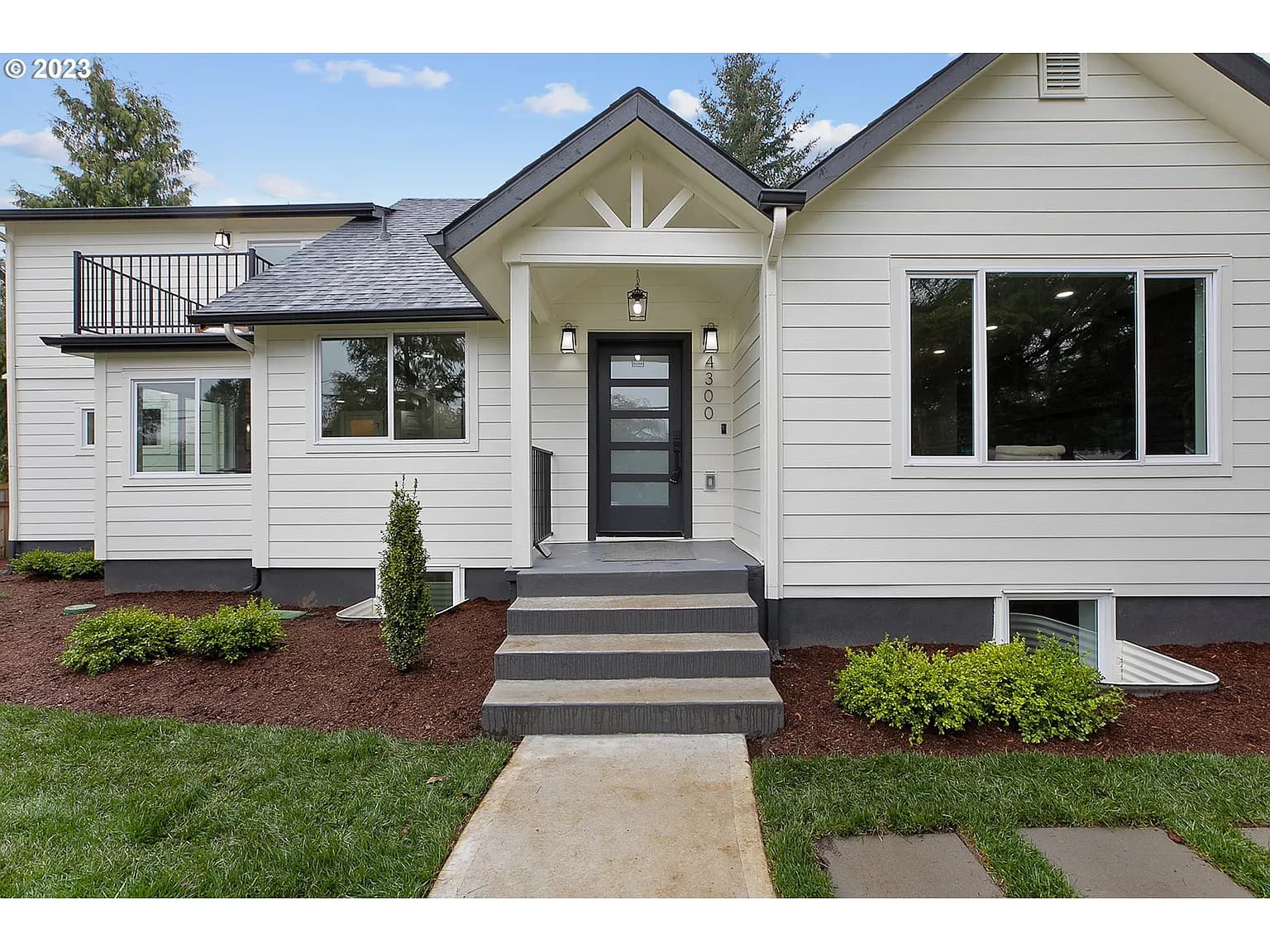 4300 SE Logus Rd - Thumbnail 3