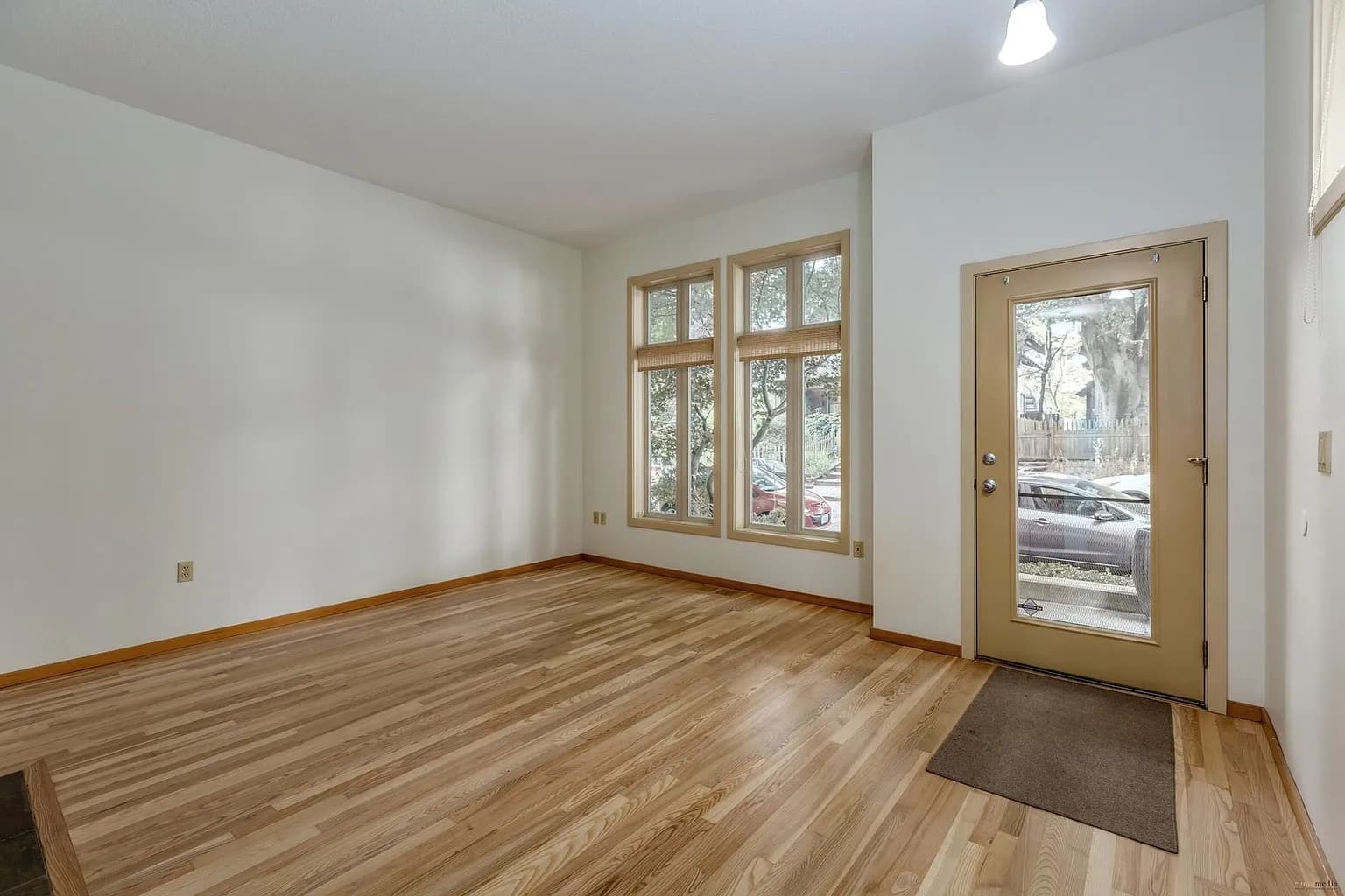 1409 NE 17th Ave - Thumbnail 5