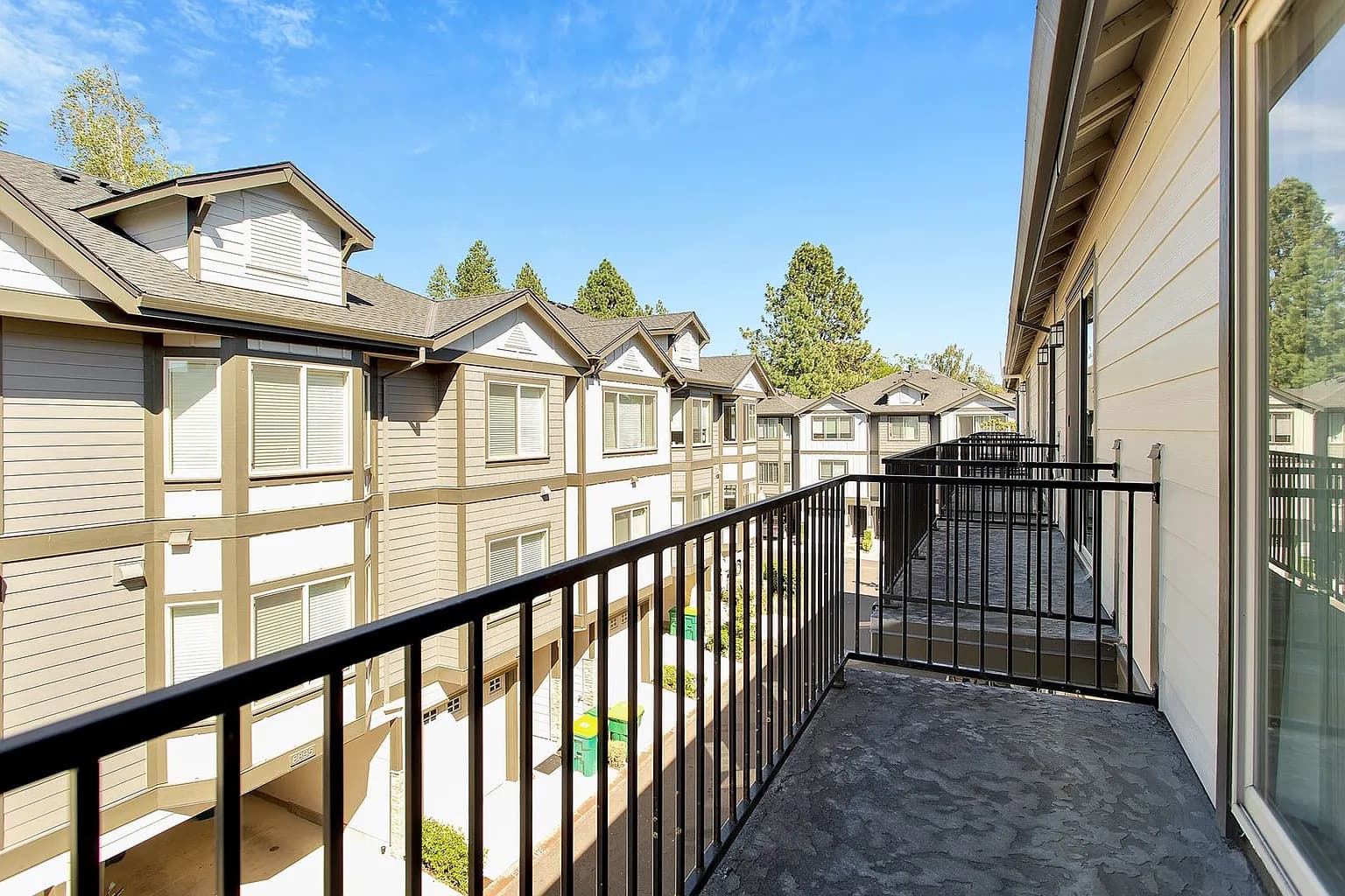 8900 SW Elena Ln - Thumbnail 6