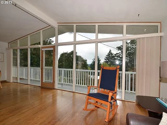 18754 Upper Midhill Dr - Thumbnail 4