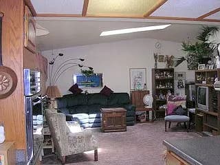 4938 SE 75th Ave - Thumbnail 2