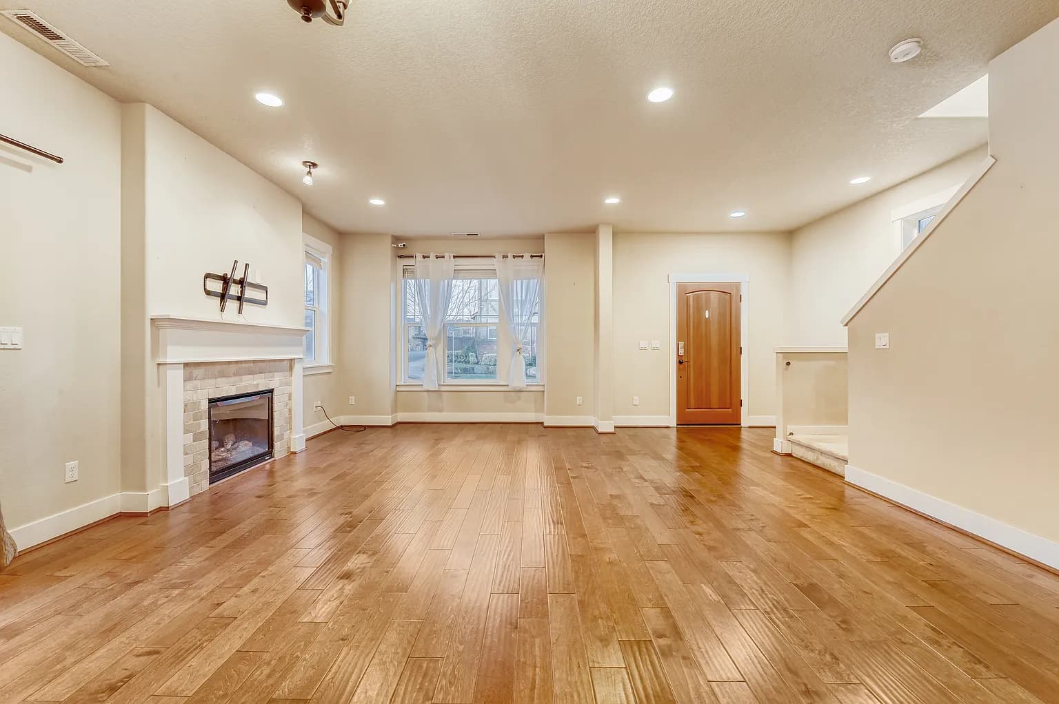 590 SW 199th Ave - Thumbnail 6