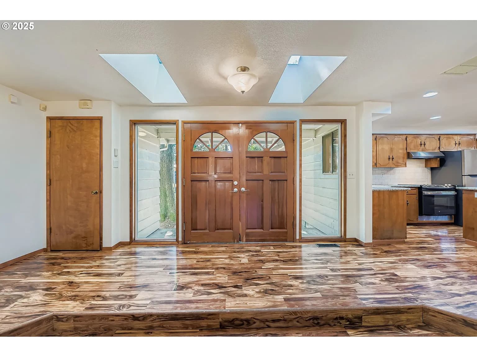 5335 SE Roethe Rd - Thumbnail 5